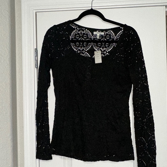 Maurices Tops - NWT Maurices Black Lace Long Sleeve Top size small